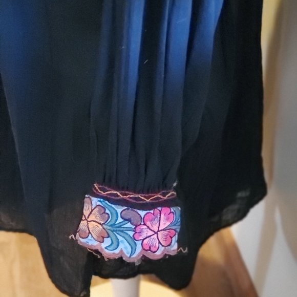 Vintage Mexican embroidered peasant tunic - Picture 4 of 7